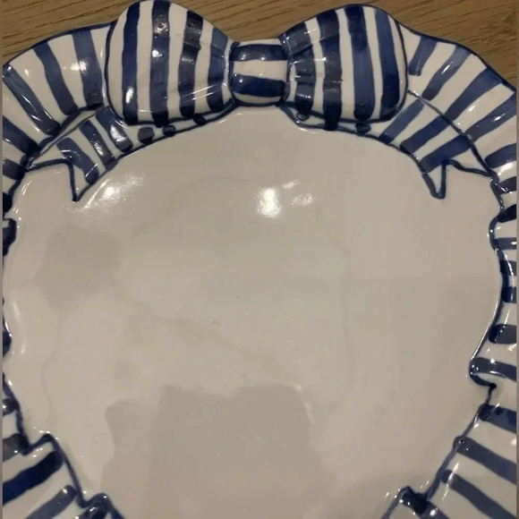 Lillian Vernon Ceramic Plate with Striped Blue and White Ribbon Bow - Picture 3 of 3